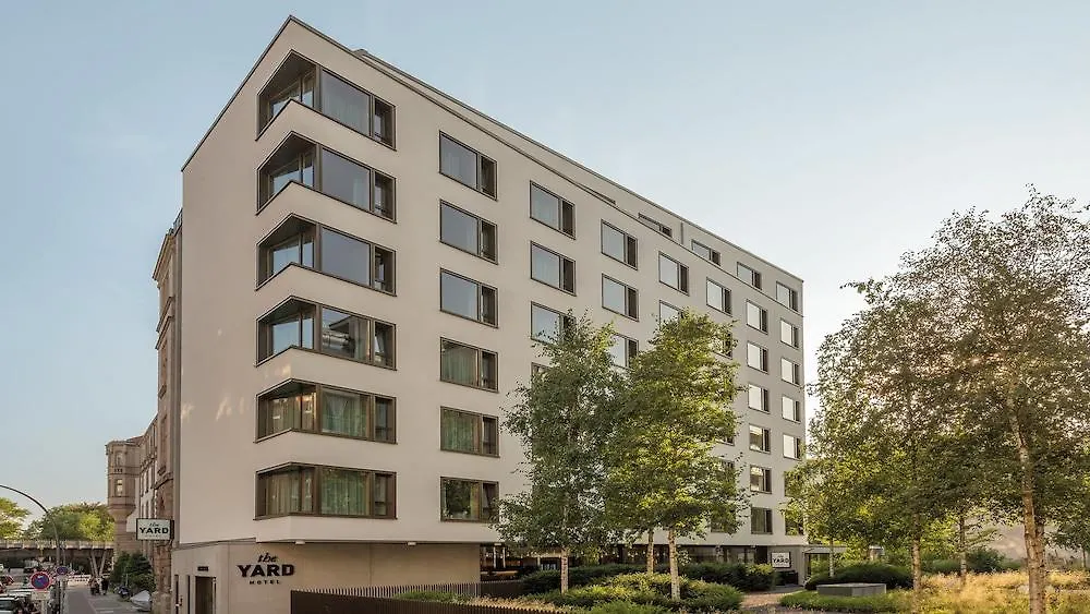 Hotel The Yard Berlin 4*,